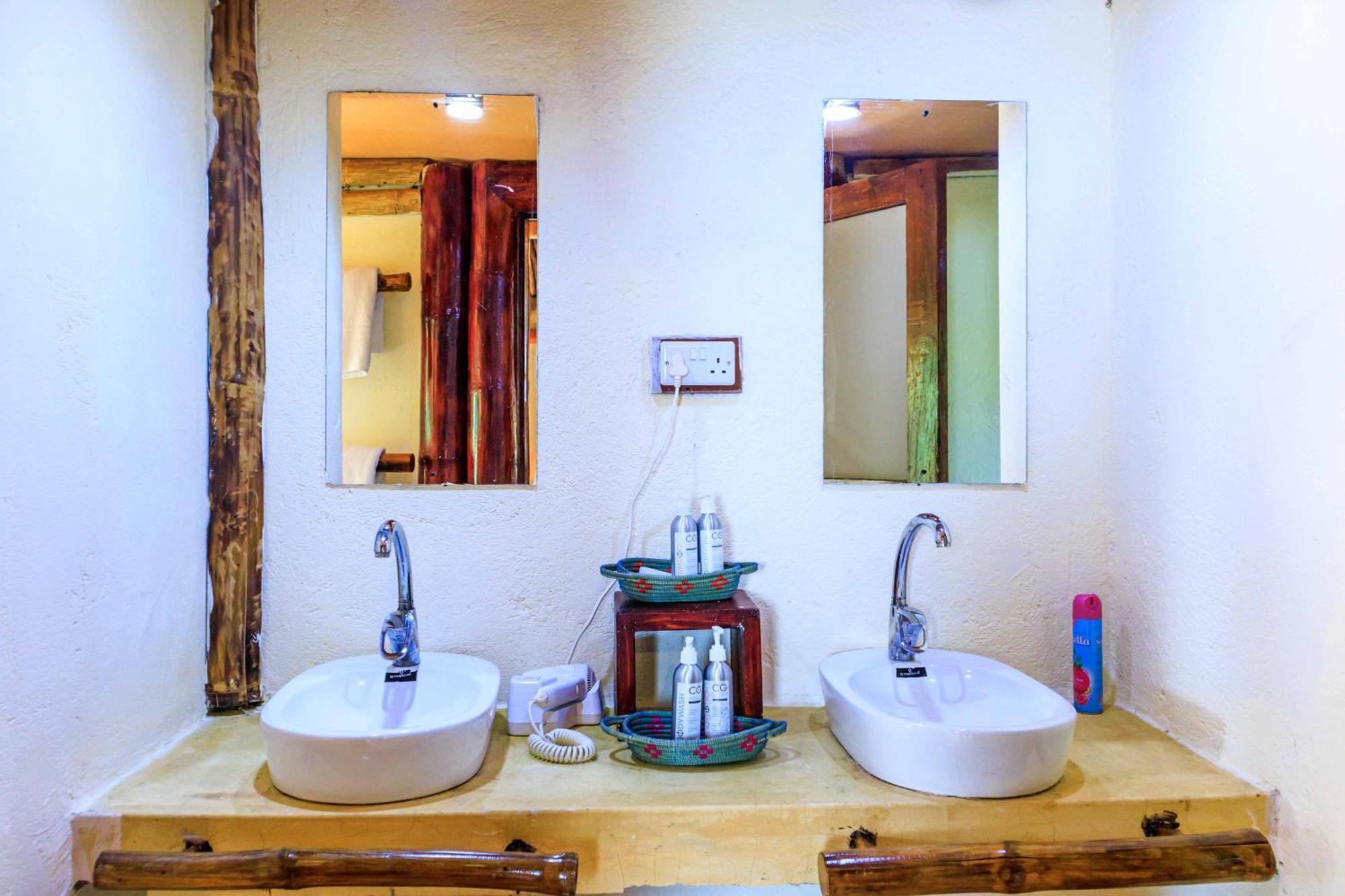 Samburu Elephant Lodge Isiolo Exterior photo